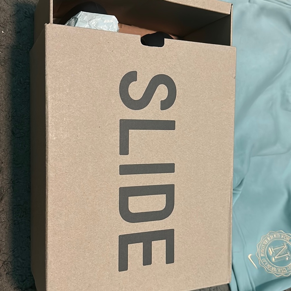 brand new black Yeezy slides !!!